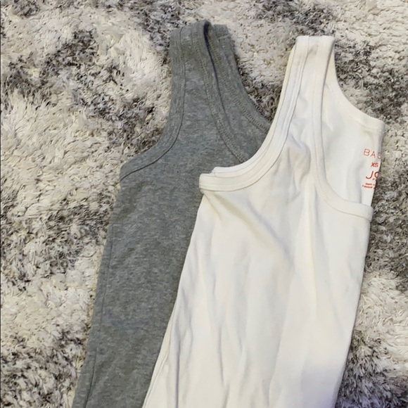 Tank tops - Picture 2 of 2